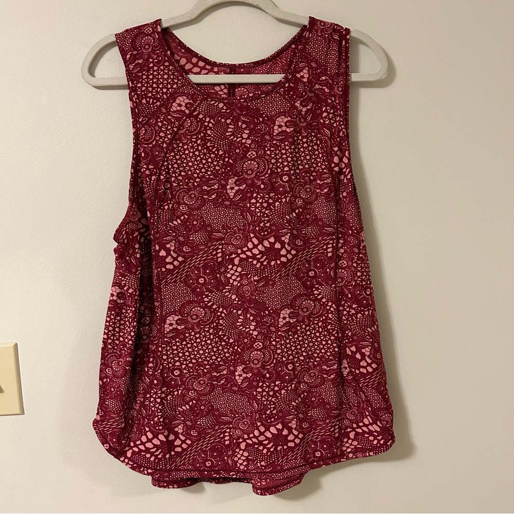 Lululemon Pink and Red Paisley Printed Sculpt Athletic Workout Tank Top